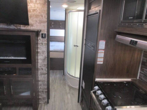 2018 Forest River Cherokee Grey Wolf limited 23M