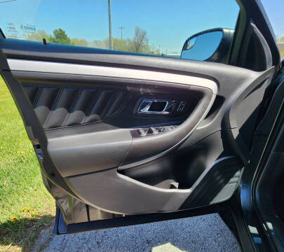 2017 Ford Taurus SEL
