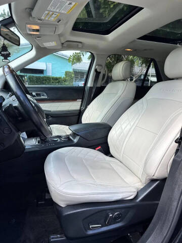 2017 Ford Explorer Platinum