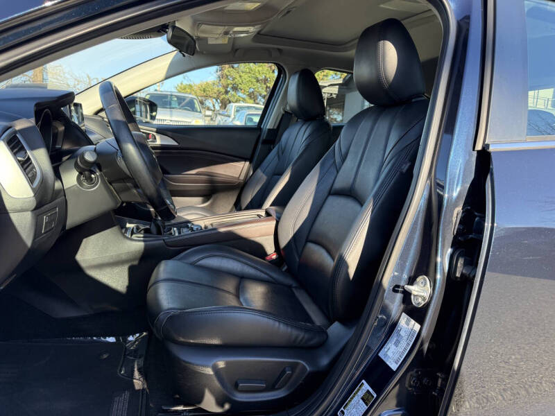 2018 Mazda MAZDA3 Touring