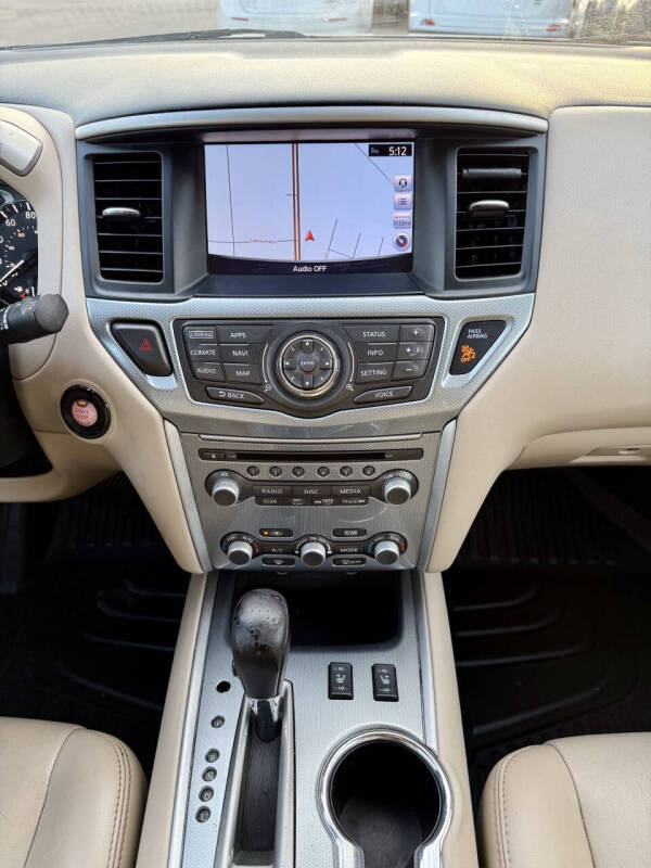 2017 Nissan Pathfinder SL