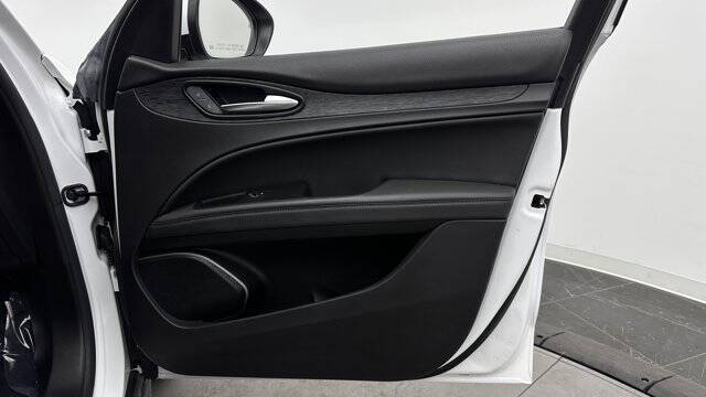 2023 Alfa Romeo Stelvio Sprint