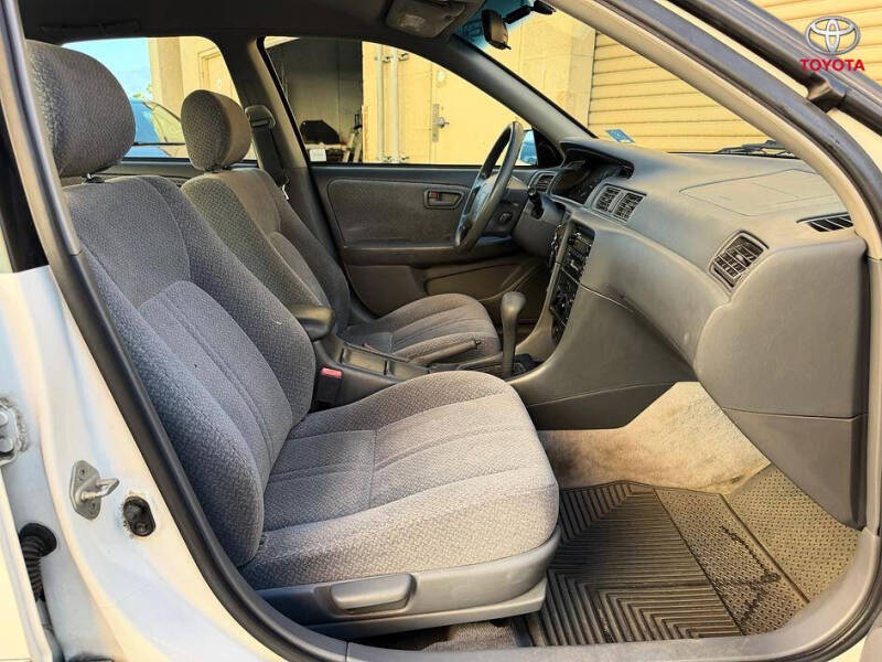 2000 Toyota Camry