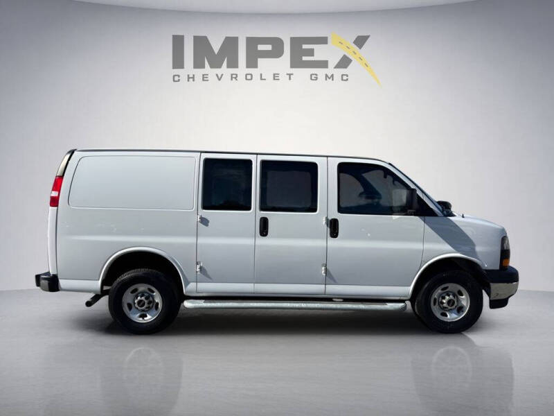 2023 GMC Savana 2500
