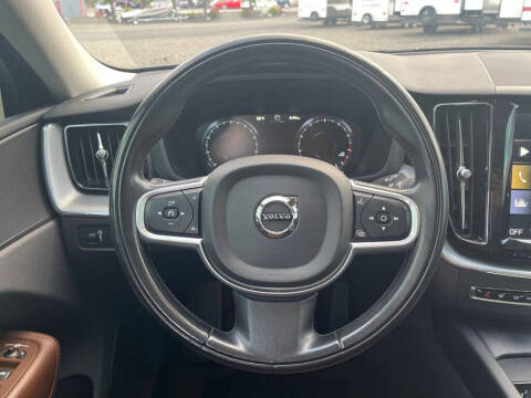 2018 Volvo XC60 T5 Momentum