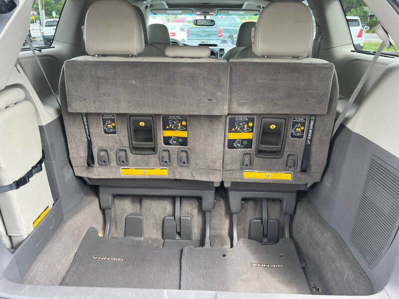 2012 Toyota Sienna XLE 8-Passenger