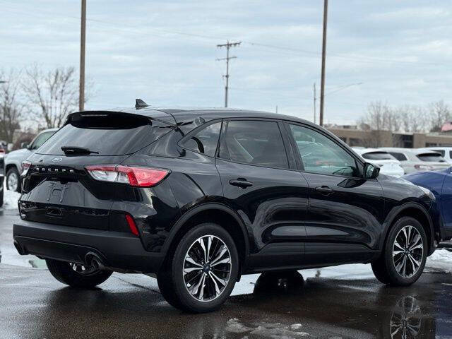 2022 Ford Escape SE