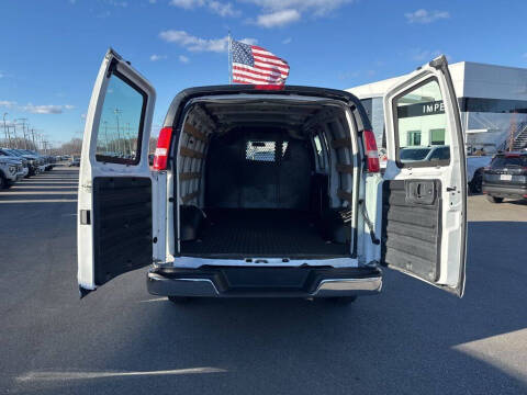 2022 GMC Savana 2500