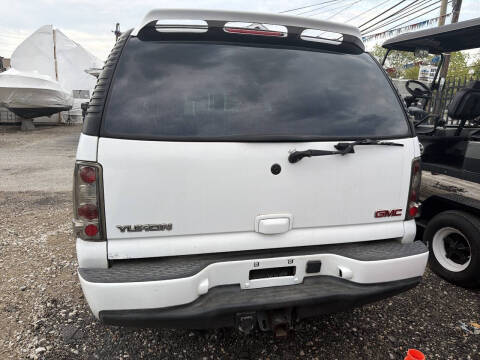 2003 GMC Yukon Denali