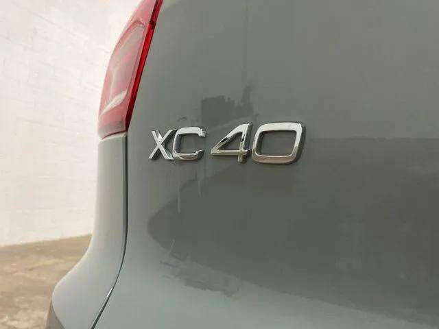 2025 Volvo XC40 B5 Plus Bright Theme