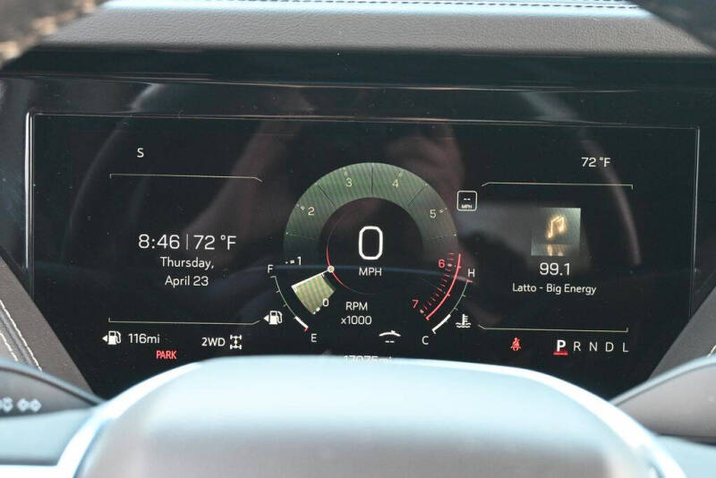 2025 GMC Yukon Elevation