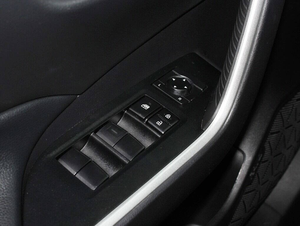2021 TOYOTA RAV4 SUV / Crossover - $25,495