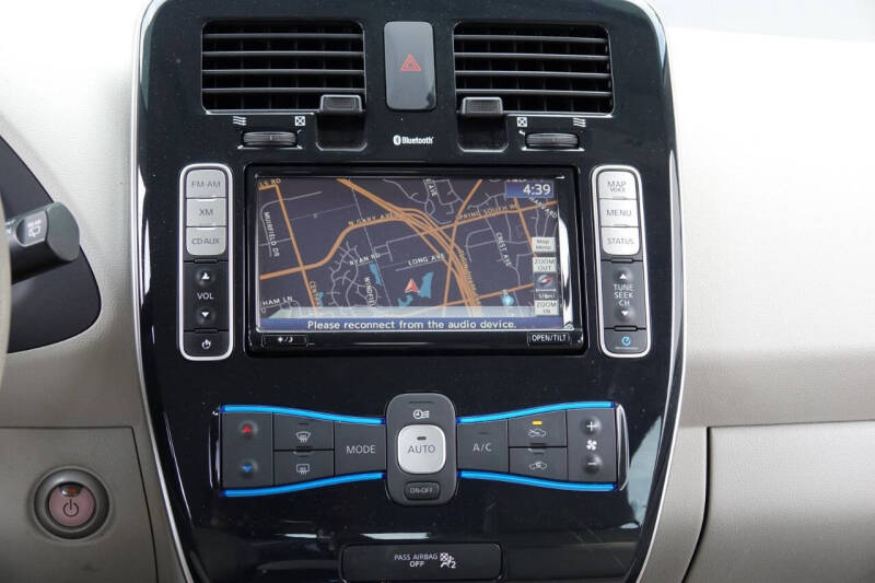 2011 Nissan LEAF SV