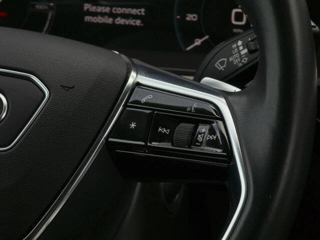 2019 Audi e-tron quattro Prestige