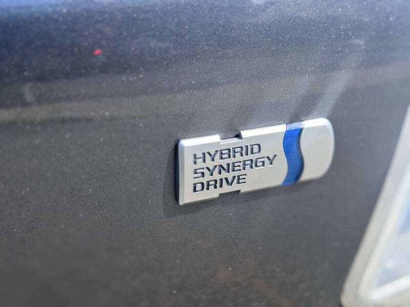 2013 Toyota Prius v Five