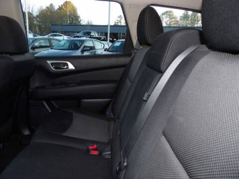 2020 Nissan Pathfinder SV