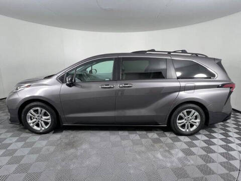 2022 Toyota Sienna XSE 7-Passenger