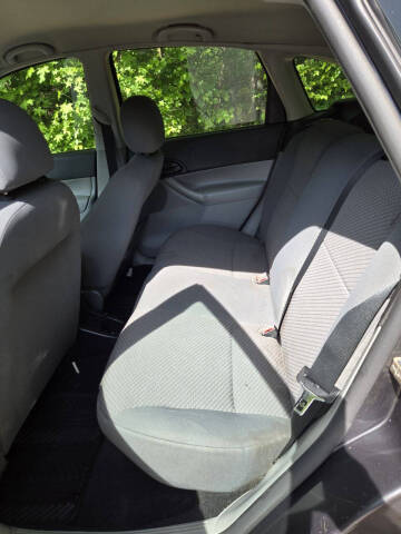 2005 Ford Focus ZX5 SE