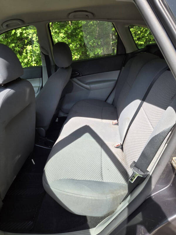 2005 Ford Focus ZX5 SE