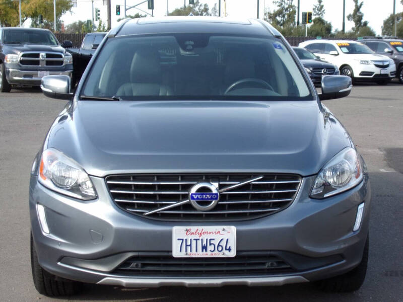 2016 Volvo XC60 T5 Drive-E Premier