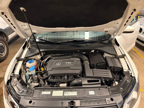 2014 Volkswagen Passat 1.8T S PZEV
