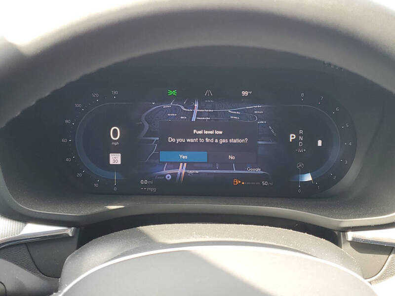 2022 Volvo XC60 B6 R-Design