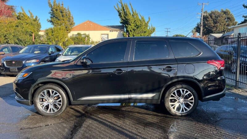 2016 Mitsubishi Outlander SE