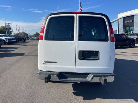 2023 Chevrolet Express 2500