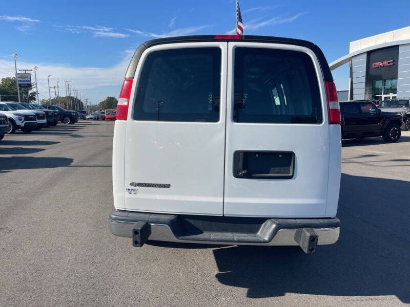 2023 Chevrolet Express 2500