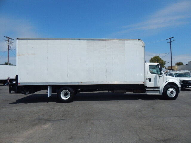 2017 Freightliner M2 106