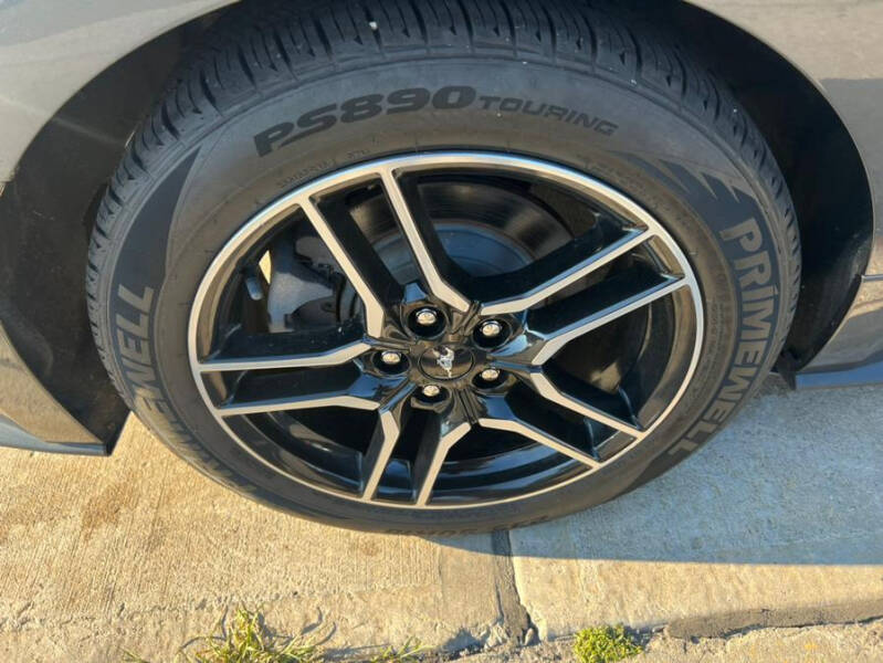 2020 Ford Mustang EcoBoost