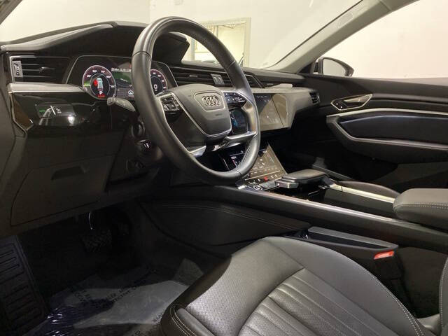 2024 Audi Q8 e-tron quattro Premium Plus