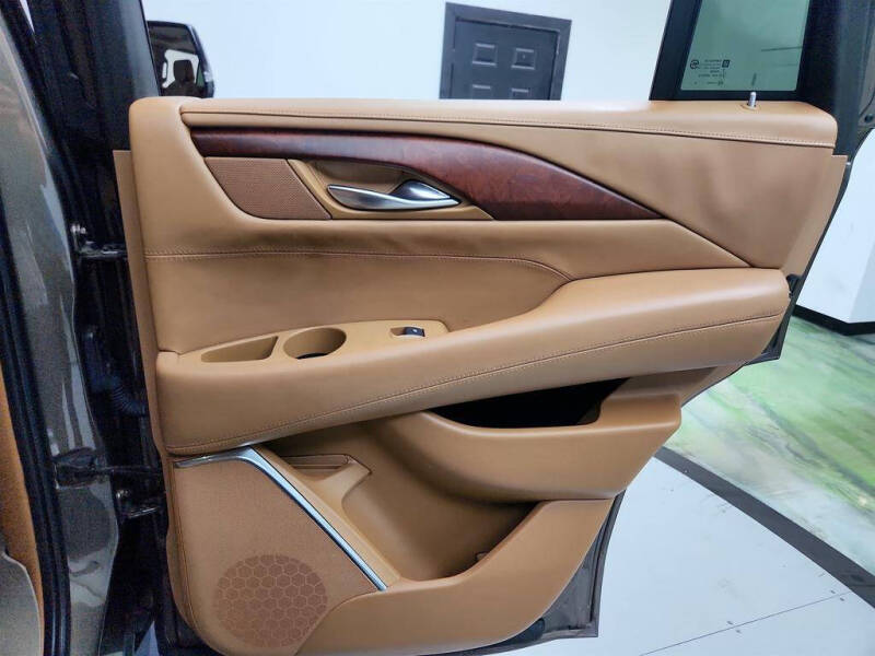 2016 Cadillac Escalade Platinum