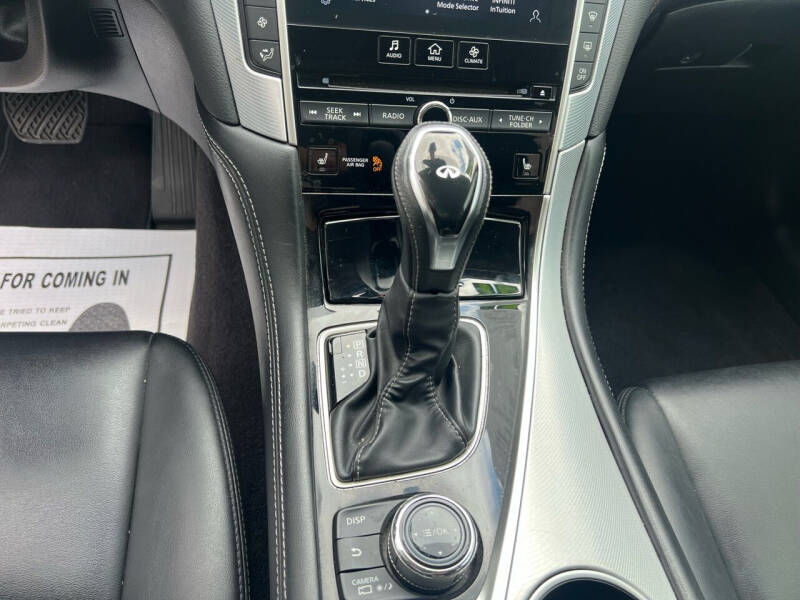 2021 INFINITI Q50 LUXE photo 12