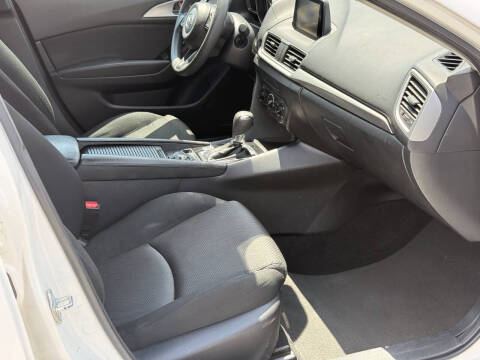 2018 Mazda MAZDA3 Sport