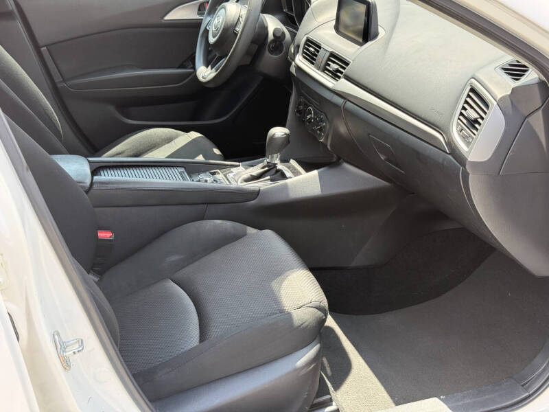 2018 Mazda MAZDA3 Sport