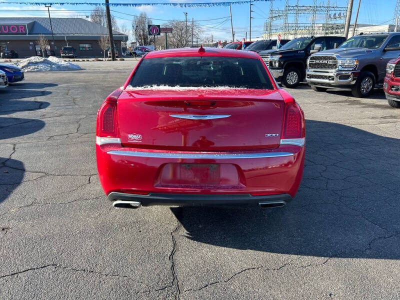 2017 Chrysler 300 Limited