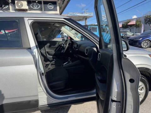 2021 Hyundai Venue SE