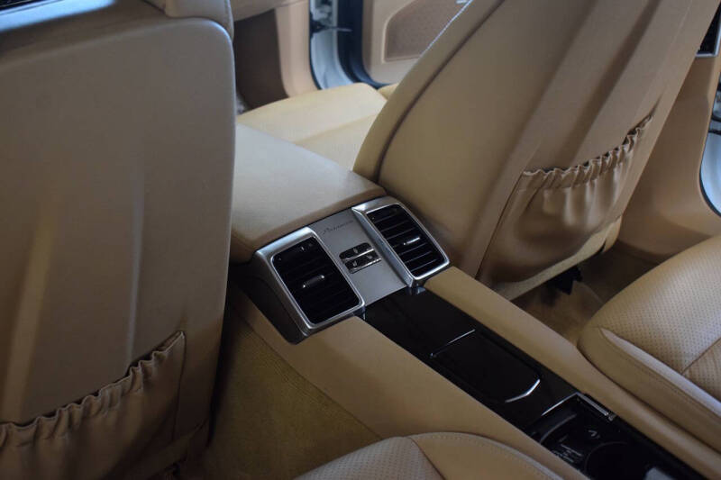 2016 Porsche Panamera 4