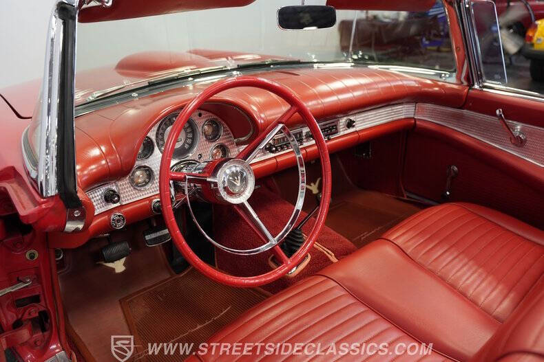 1957 Ford Thunderbird