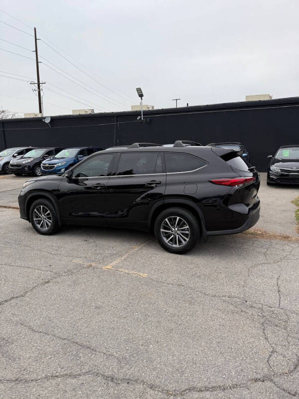 2021 Toyota Highlander LE