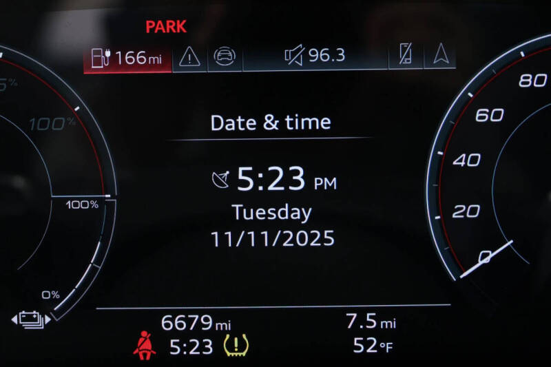 2024 Audi e-tron GT quattro Premium Plus