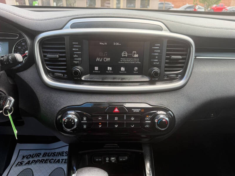 2019 Kia Sorento LX