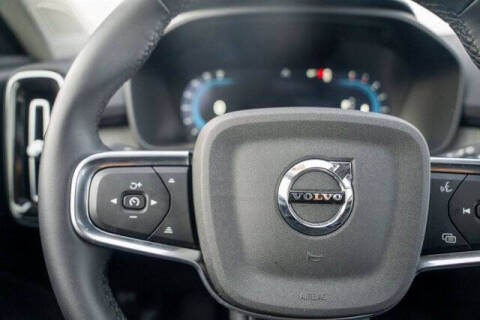 2024 Volvo XC40 B5 Plus Dark Theme