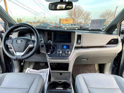 2017 Toyota Sienna