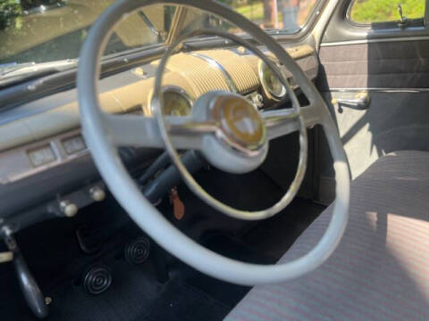 1948 Ford Super Deluxe