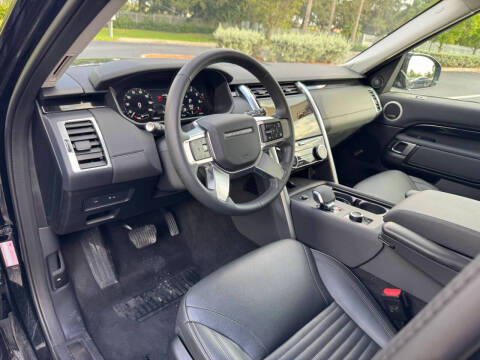 2024 Land Rover Discovery P300 S