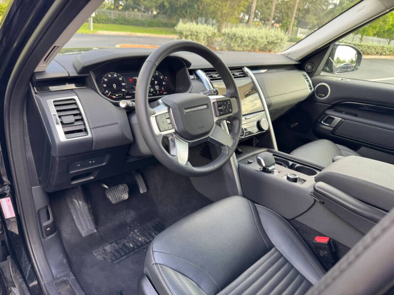 2024 Land Rover Discovery P300 S