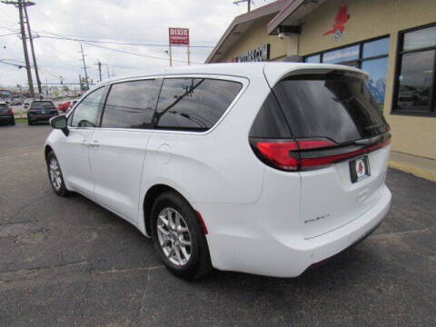 2023 Chrysler Pacifica Touring