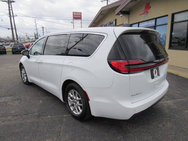 2023 Chrysler Pacifica Touring